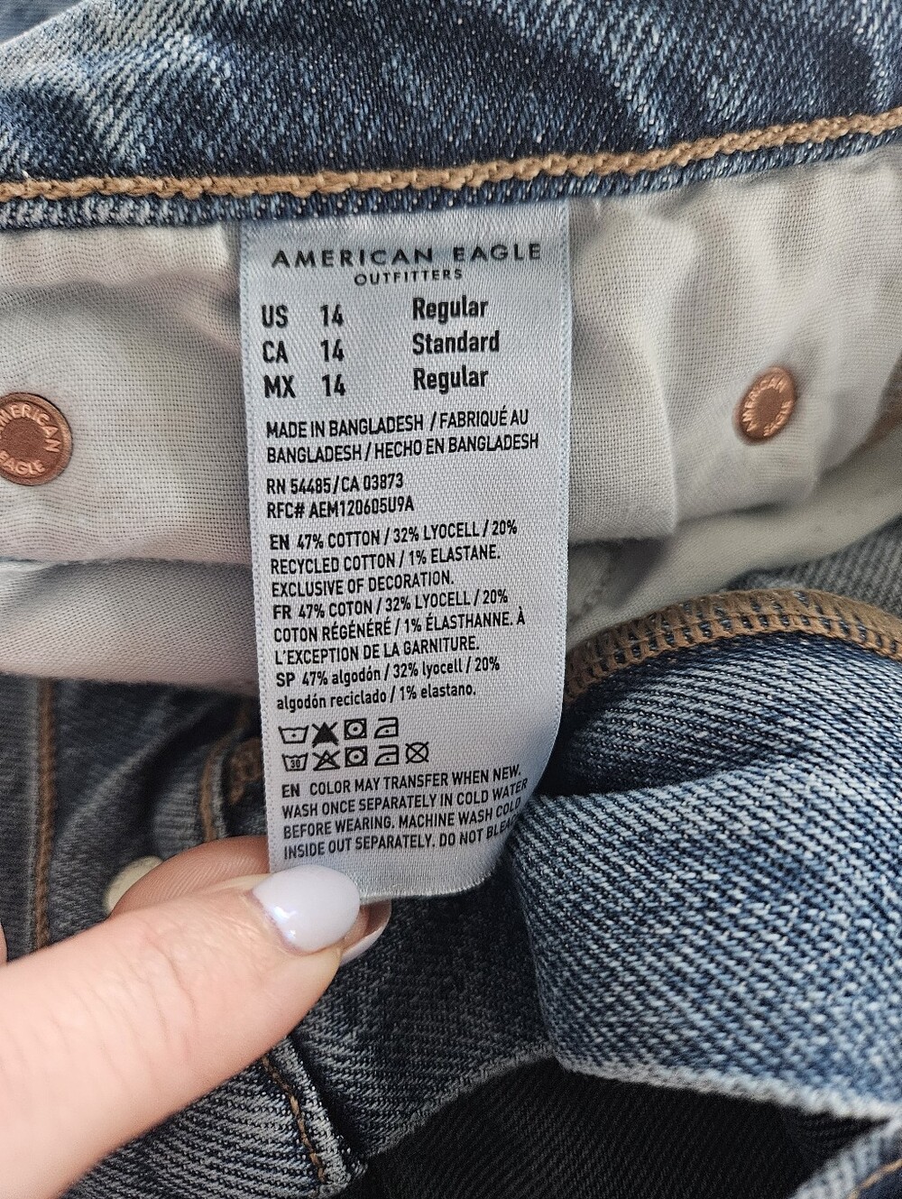 American Eagle Stretch Barrel Jeans - Picture 5 of 5